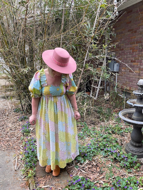 Upcycled Puff Sleeve Dress / Dress made from vintage sheets / Ruffle Sleeve Peasant Dress / Funky Florals / Oscilatey