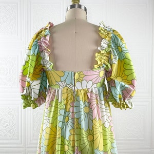 Upcycled Puff Sleeve Dress / Dress made from vintage sheets / Ruffle Sleeve Peasant Dress / Funky Florals / Oscilatey image 10