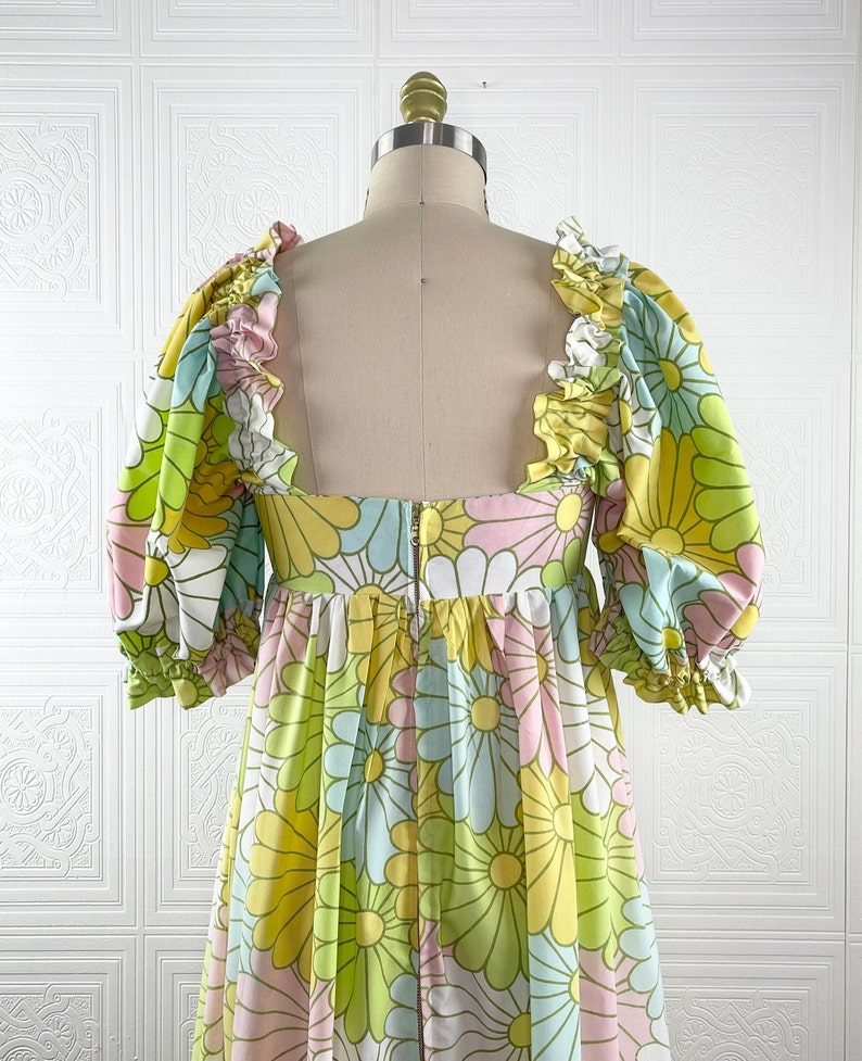 Upcycled Puff Sleeve Dress / Dress made from vintage sheets / Ruffle Sleeve Peasant Dress / Funky Florals / Oscilatey image 10