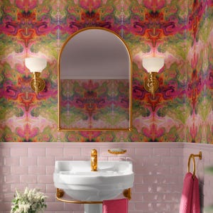 Siesta Key Bold Designer Tapete | Luxuriöse Bunte Maximalistische Wandbekleidung | Weniger Gewöhnliche Wände | Wand einkleben | Pink Grün Wallpaper