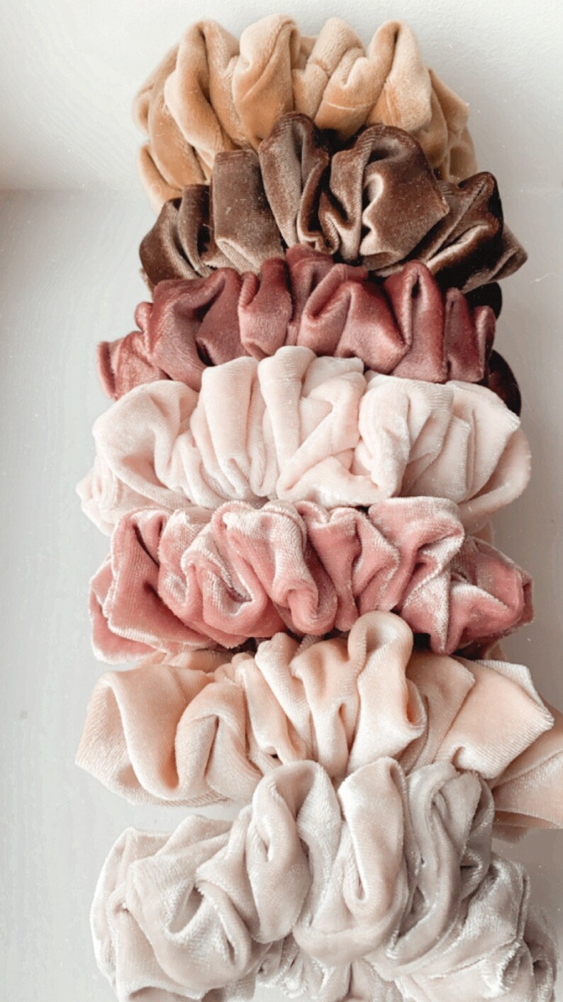 combo perfect size. Super comfortable lux hairtie in the softest velvet Velvet scrunchie in a beautiful pink,brown and blush large size