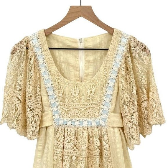 Vintage 1970s Ivory Cotton and Lace Boho Prom Fes… - image 2