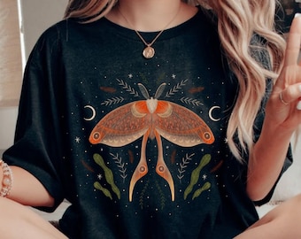 Luna Moth Shirt, Cottagecore, Gothic, Spiritualiteit Shirt, Crescent Moon Shirt Dark Academia Mushroom Shirt Magic Mushrooms Witchy Shirt