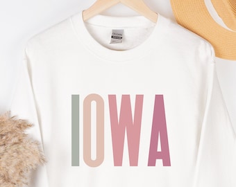 Iowa Sweater, Iowa Shirt, Iowa Sweatshirt, Iowa Crewneck, Iowa Gifts, Iowa Clothing, Vintage Shirt, Game Day, College Sweatshirt