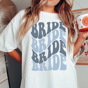 Retro Bride Shirt, Groovy Birde, Bachelorette Party, Team Bride Tribe, Bride Squad, Bridesmaid Shirt Set, Wavy Bridal Party