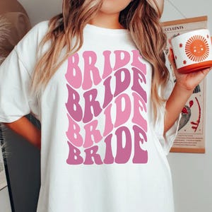 Retro Bride Shirt, Groovy Birde, Bachelorette Party, Team Bride Tribe, Bride Squad, Bridesmaid Shirt Set, Wavy Bridal Party