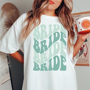 Retro Bride Shirt, Groovy Birde, Bachelorette Party, Team Bride Tribe, Bride Squad, Bridesmaid Shirt Set, Wavy Bridal Party