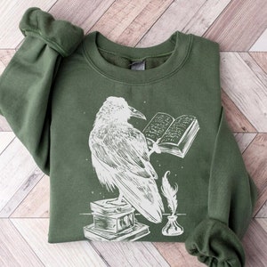 Reading Raven Sweatshirt, Crow Shirt, Bookish Shirt, Goth Shirt, Witchy Shirt, Gothic, Occult Shirt, Love Reading, Raven, Dark Academia