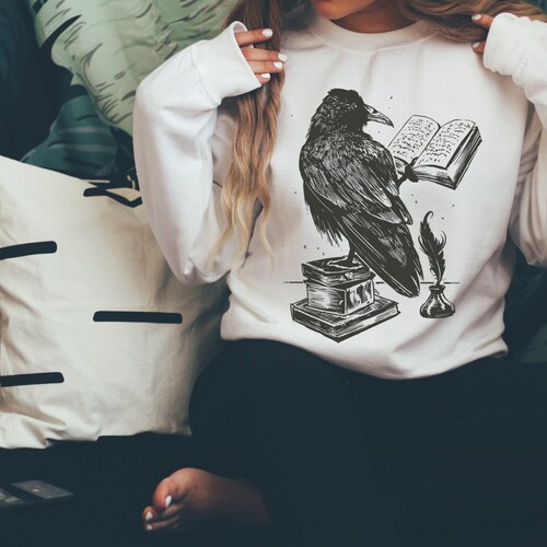 Reading Raven Sweatshirt, Crow Shirt, Bookish Shirt, Goth Shirt, Witchy Shirt, Gothic, Occult Shirt, Love Reading, Raven, Dark Academia