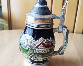 Bierkrug mit Zinndeckel