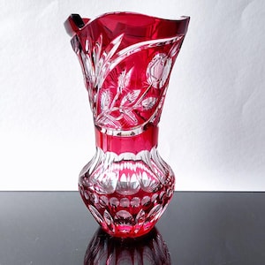 Lead crystal vase red color cut to clear 24% lead crystal