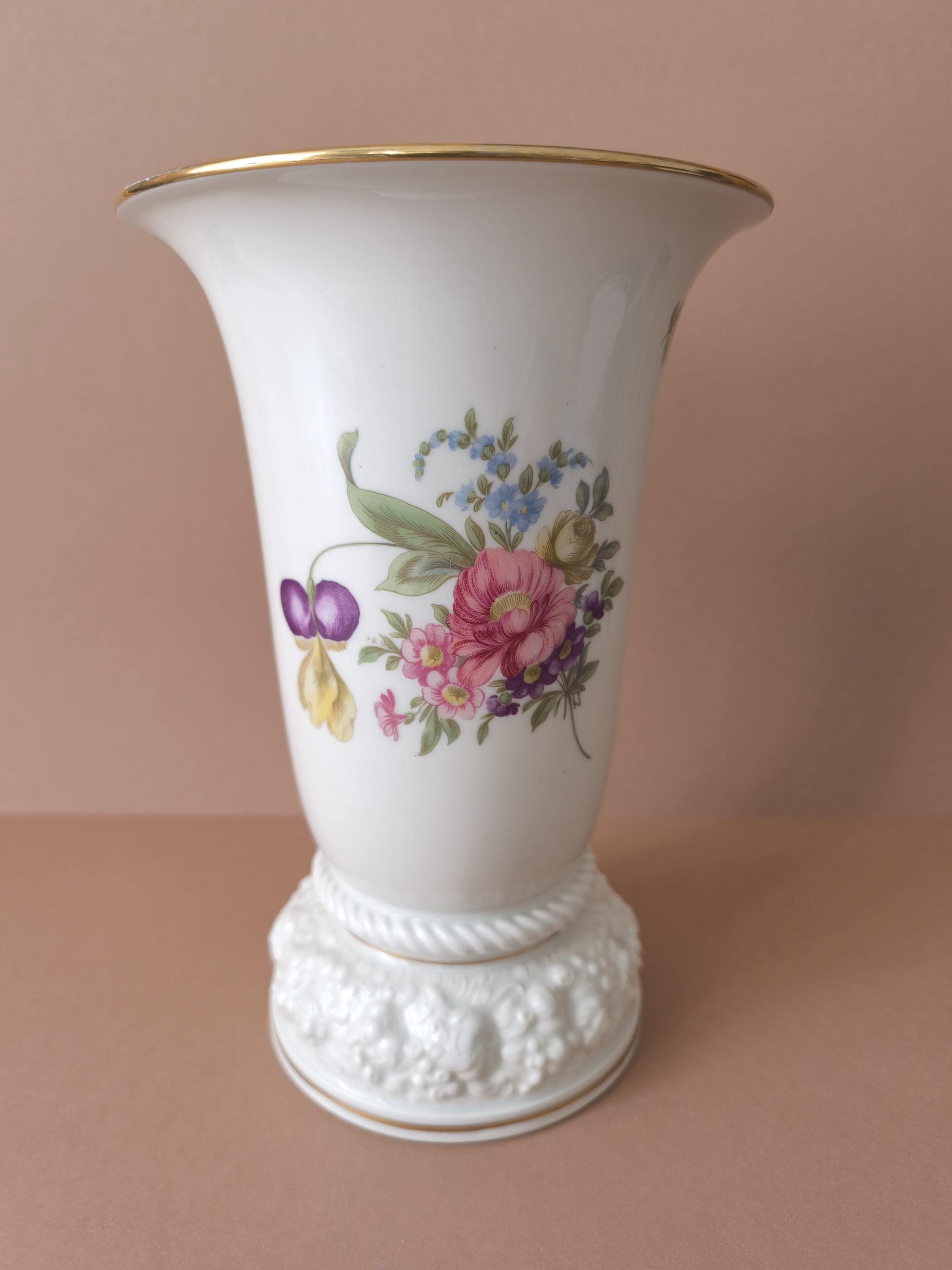 Vintage Rosenthal Porzellan - Selb Bavaria. Schöne alte Vase, Echt Elfenbein Blumenmotiv Goldrand 24cm