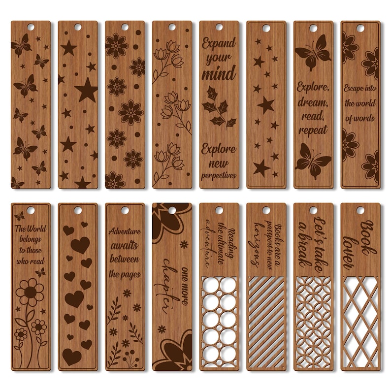 K&ouml;nnte beinhalten: Set mit 16 lasergeschnittenen Holz-Lesezeichen mit verschiedenen Designs, darunter Schmetterlinge, Sterne, Blumen und Text. Die Lesezeichen sind alle braun und haben eine Holzmaserung.
