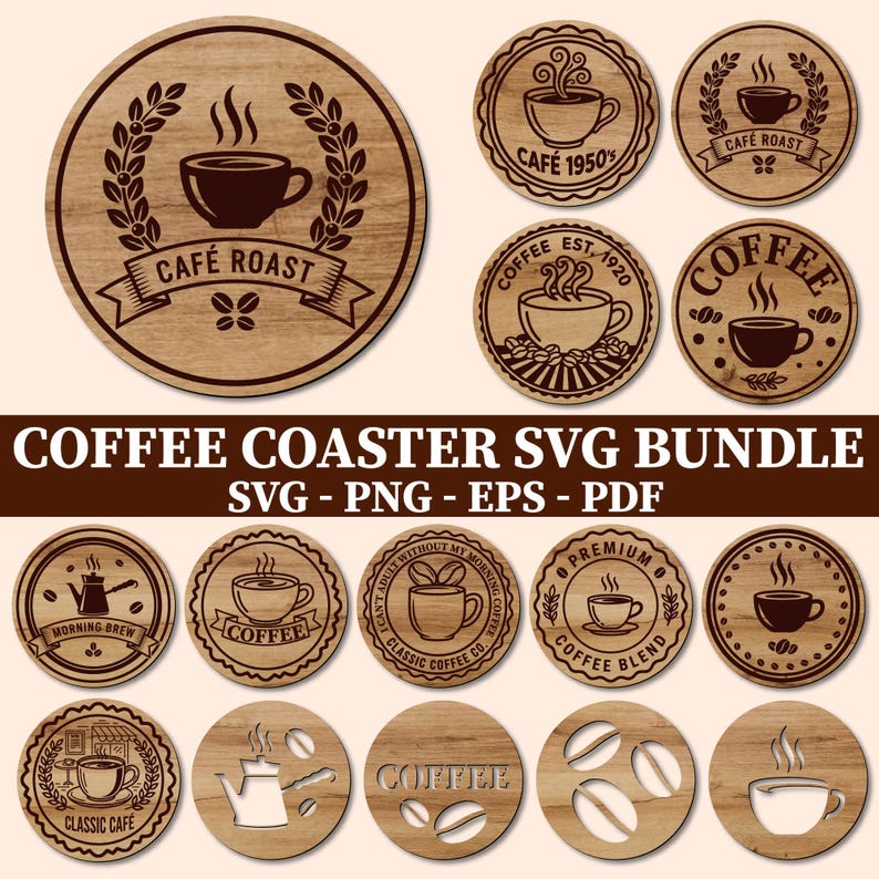 Puede incluir: Un conjunto de posavasos de madera con dise&ntilde;os de caf&eacute;, incluyendo tazas, granos y textos como "Cafe Roast" y "Coffee". Los posavasos son redondos y presentan un patr&oacute;n de vetas de madera. Tambi&eacute;n se muestra el texto "Coffee Coaster SVG Bundle".