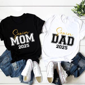 Senior Mom 2025, Senior Dad 2025 Bundle, Klasse von 2025 svg, stolze Mutter von A 2025, Graduation svg, grad 2025 svg, Graduation Shirt svg Cricut
