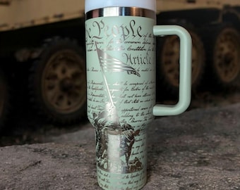 Veterano bandera desgastada militar constitución patriótica temática láser grabado 40oz Vaso, diseño 360