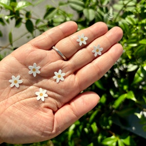 Mini Daisy Stickers,Flower Stickers,Mini Stickers, Sticker Pack, Water Bottle Stickers, Phone Stickers,Daisy Stickers,Daisy planner stickers