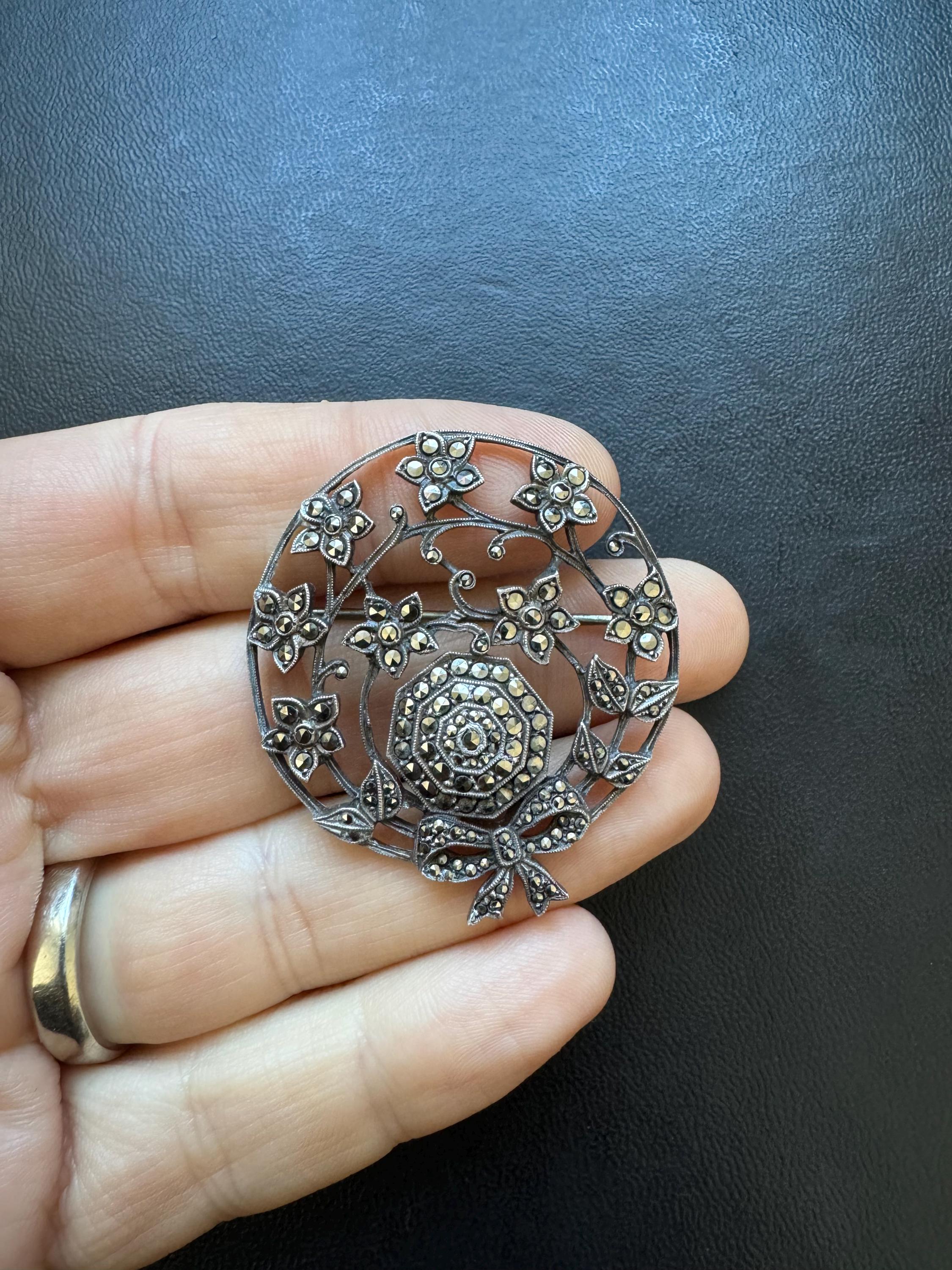 ヴィンテージ スターリングシルバー マーカサイト フローラル ブローチ