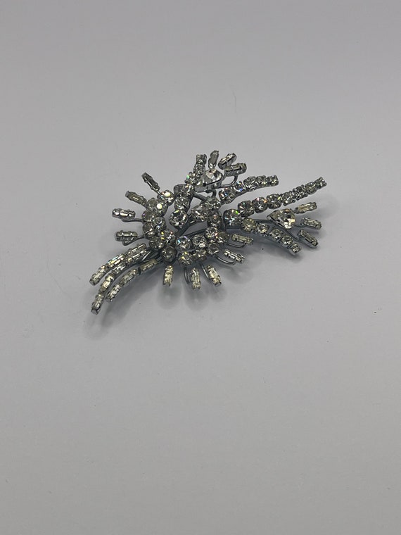 Beautiful vintage sparkling rhinestone brooch 195… - image 1