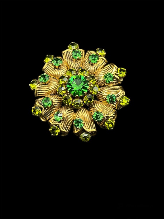 Large vintage 1950s green rhinestone gold tone bro