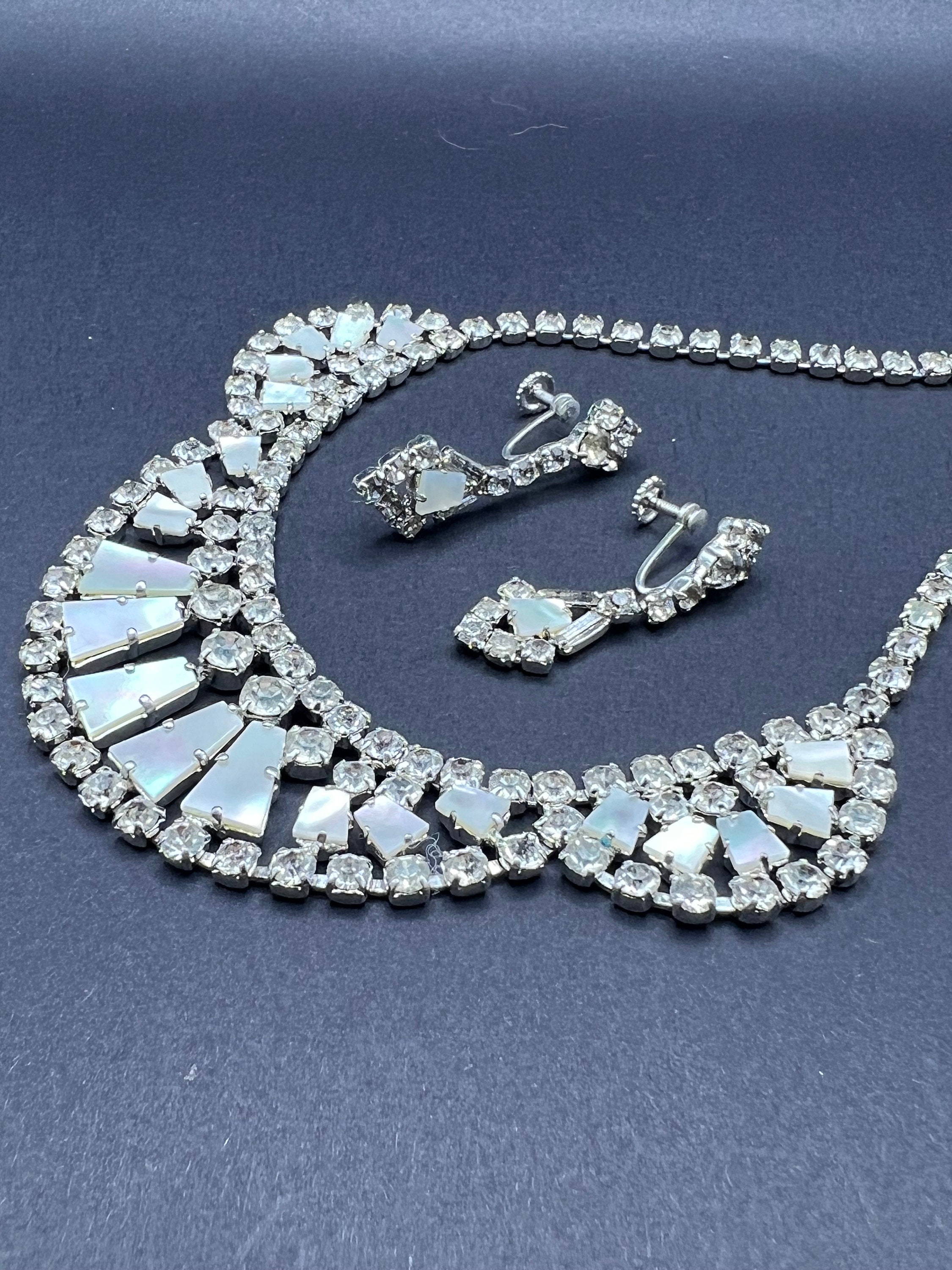 Parure De Bijoux Vintage Années 90 - Collier Et Clips (boucles D'oreilles) Nacré Argenté - Neuf Sans Emballage