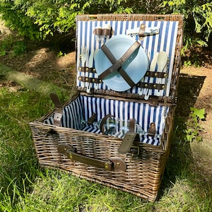 Picnic basket for 2