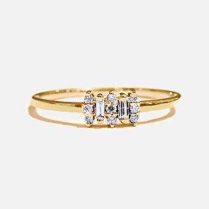 Baguette Diamond Ring / Baguette Diamond Minimal Ring in 14K Solid Gold /  Diamond Ring 14K Gold / Gifts For Mom / Mother&#39;s Day Gift