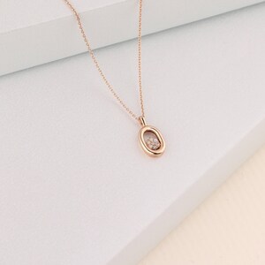 Gold Minimalistic Necklace with Diamond