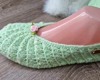 Crochet slippers PATTERN, shoe sole with hole, lightweight, ladies/women slipper, house shoes, PDf pattern, Gift idea