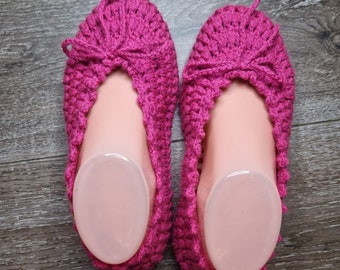 Crochet Slippers, Hand made, Indoor shoes, indoor slippers, knitting, crochet, DIY, anti slippery, luxury, ladies slippers, Women slippers