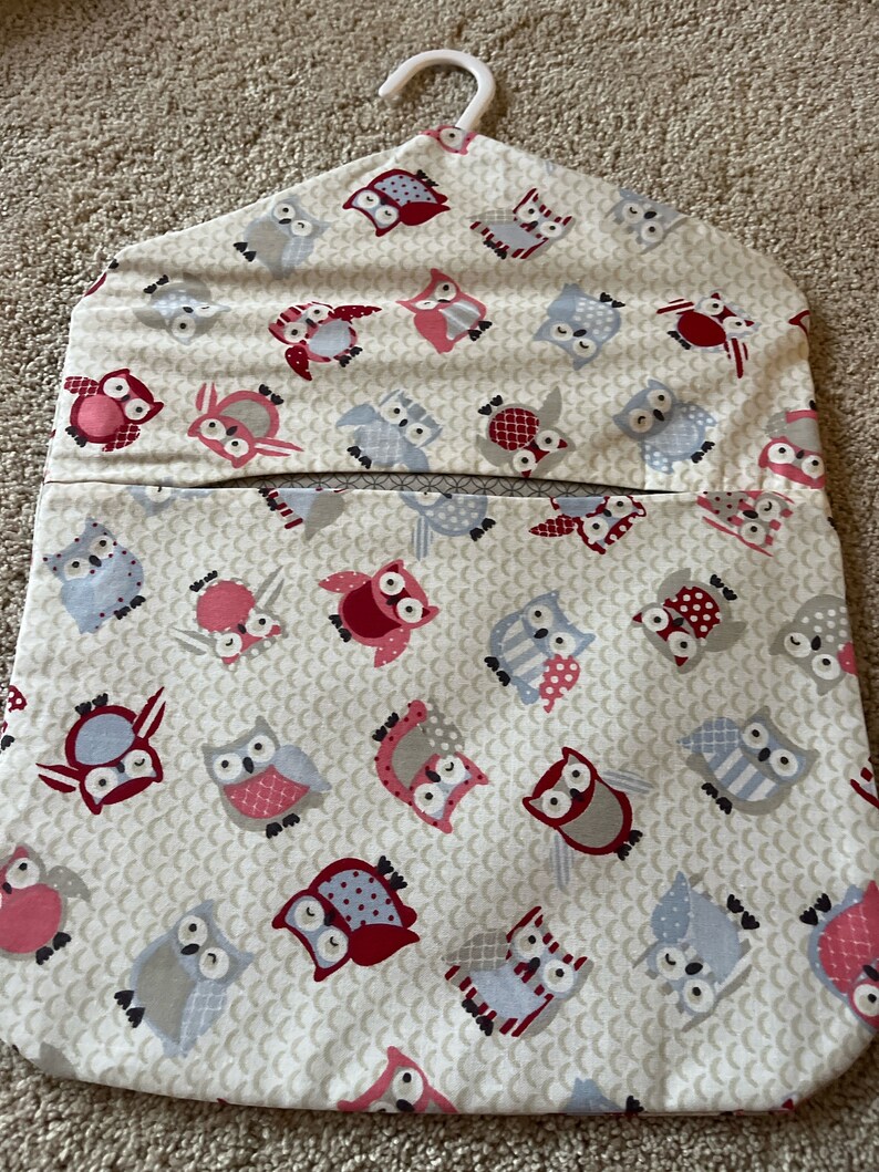 Peg bag with hanger| 100% cotton | Handmade in Uk | Washable | Laundry | Wash Days | Laundry | Spring cleaning| Fully lined | Handmade in UK Owl