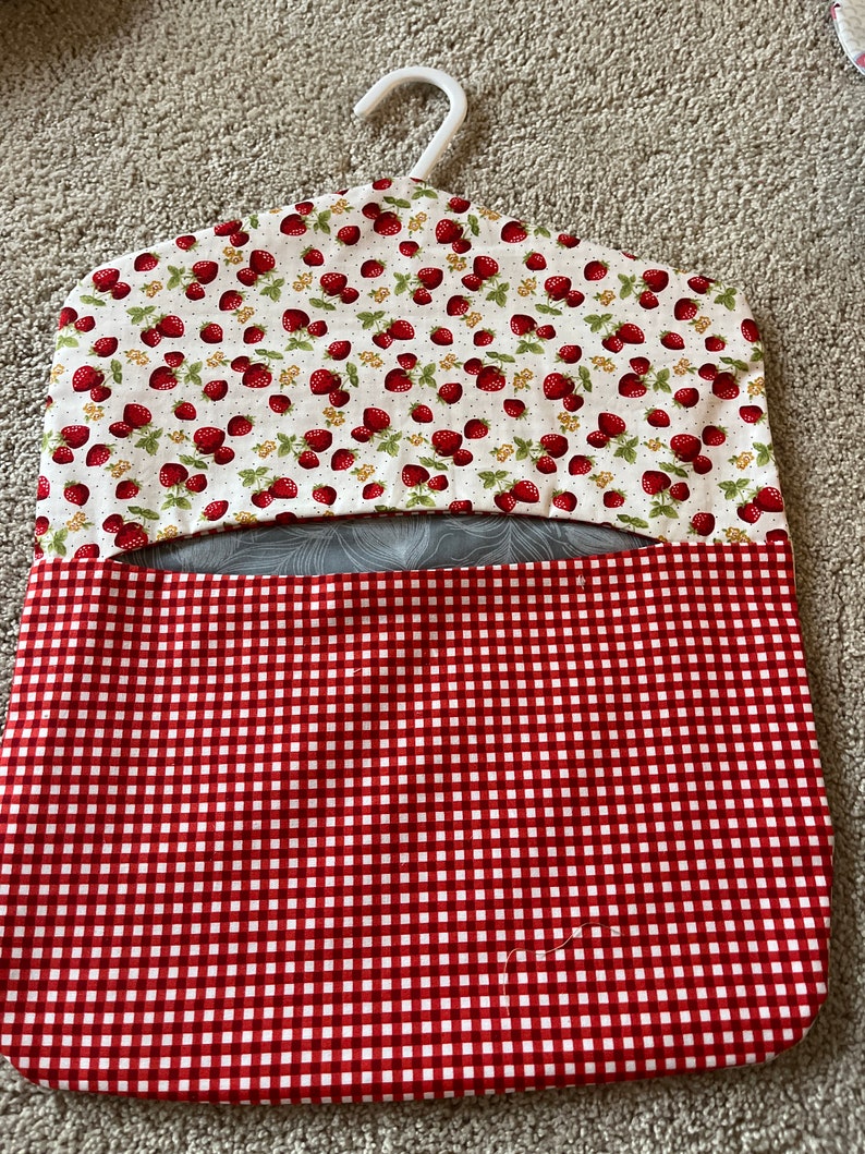 Peg bag with hanger| 100% cotton | Handmade in Uk | Washable | Laundry | Wash Days | Laundry | Spring cleaning| Fully lined | Handmade in UK Strawberries/ check