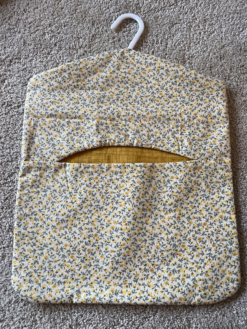 Peg bag with hanger| 100% cotton | Handmade in Uk | Washable | Laundry | Wash Days | Laundry | Spring cleaning| Fully lined | Handmade in UK Yellow ditsy
