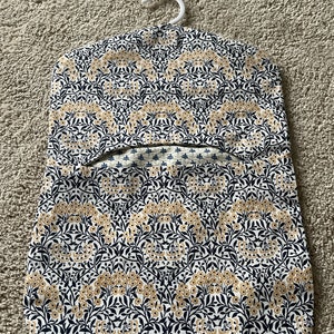 Peg bag with hanger| 100% cotton | Handmade in Uk | Washable | Laundry | Wash Days | Laundry | Spring cleaning| Fully lined | Handmade in UK William Morris