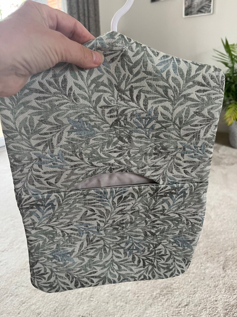 Peg bag with hanger | 100% cotton | Handmade in Uk | Washable | Laundry | Wash Days | Laundry | Spring cleaning Handmade in UK|Fully lined green leaves