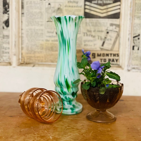 Pretty Vintage Green And White Marble Effect Vase