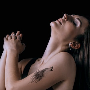 Howling Wolf Temporary Tattoo: Black and White Animal Fake Tattoo, Dog Photo Tattoo (Set of 2)