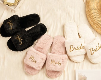 Customized Fluffy Slippers, Fur Bridesmaid Slippers, Bachelorette Party,Personalized Name Slippers, Bridesmaid Slipper Gifts, Bride Slippers