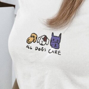 すべての犬のケア、かわいい犬のシャツ、犬のお母さんのシャツ、犬のお父さんのシャツ、犬の足跡のシャツ、カスタム犬のシャツ