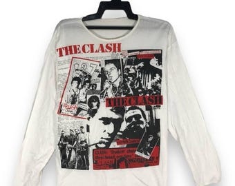 vintage 90s the clash band punk joe strummer vocalists london calling newspapers  tshirt tees crewneck size L