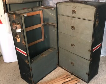 Vintage Rare Victorian dressing truck, Oshkosh