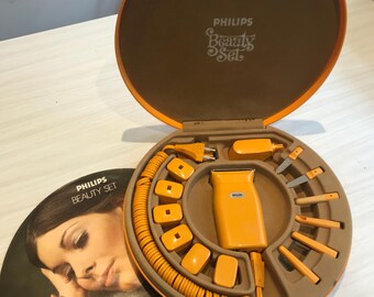 Vintage Funky ladies grooming kit with case - working