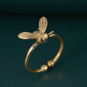 Silver bee ring, Gold Bee Ring, honey Bee ring, Dainty Boho ring, Handmade Bee ring, Unique ring, Gift for her, Ring for women, Gift for mom