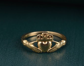 Dainty Claddagh Celtic Irish Ring, Claddagh ring, Claddagh Ring heart hand ring, Gift for her, promise ring,Friendship Ring, love ring, gift