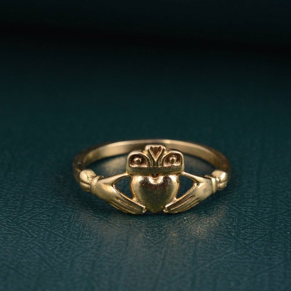 Dainty Claddagh Celtic Irish Ring, Claddagh ring, Claddagh Ring heart hand ring, Gift for her, promise ring,Friendship Ring, love ring, gift