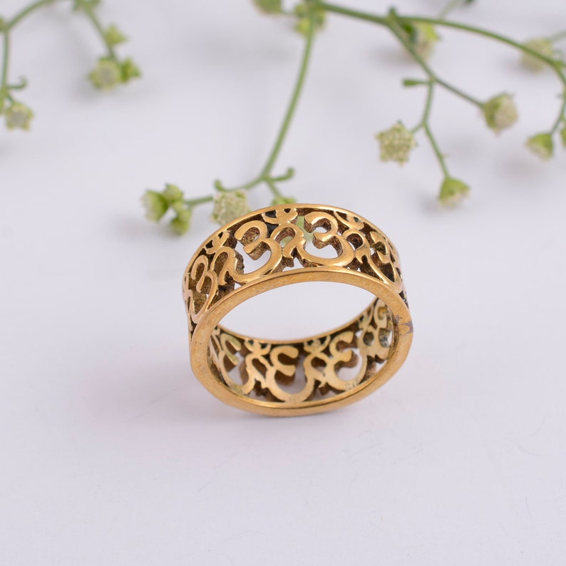 a crescent the Om symbol is a combination of curves and a dot. Religious /& handcrafted Om ring of Brass
