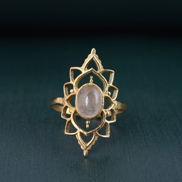 Moonstone ring, Vintage moonstone ring, Antique moonstone ring, Statement ring, Handmade ring, Gift for her, Gold stone ring, Gemstone ring