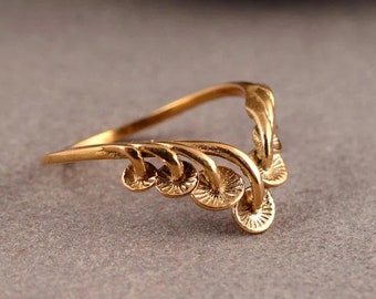 Gold Mushroom Ring, Mushroom Jewelry, Dainty Mushroom ring, Minimalist jewelry, Women Rings, Cool Tiny Ring, Gift for Her, Midi Nature Ring