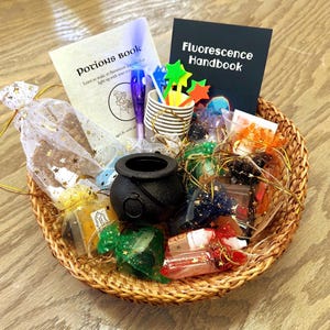 Zestaw do magicznych mikstur – przygotuj 10 świecących, fluorescencyjnych mikstur | Ćwiczenie naukowe z kotłem i różdżką | Prezent STEM dla dzieci w wieku 8+