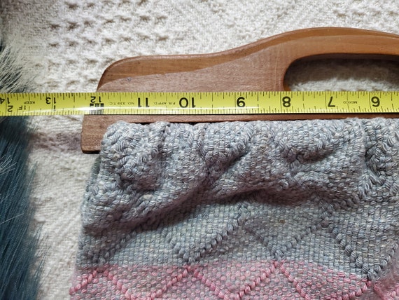 Vintage Knit Macrame Crochet Wood Handle Purse Ha… - image 9